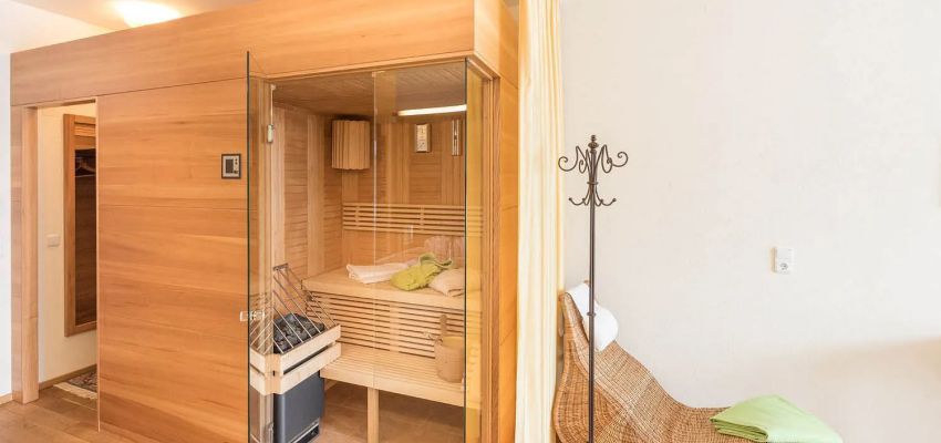 Wellness suite sauna